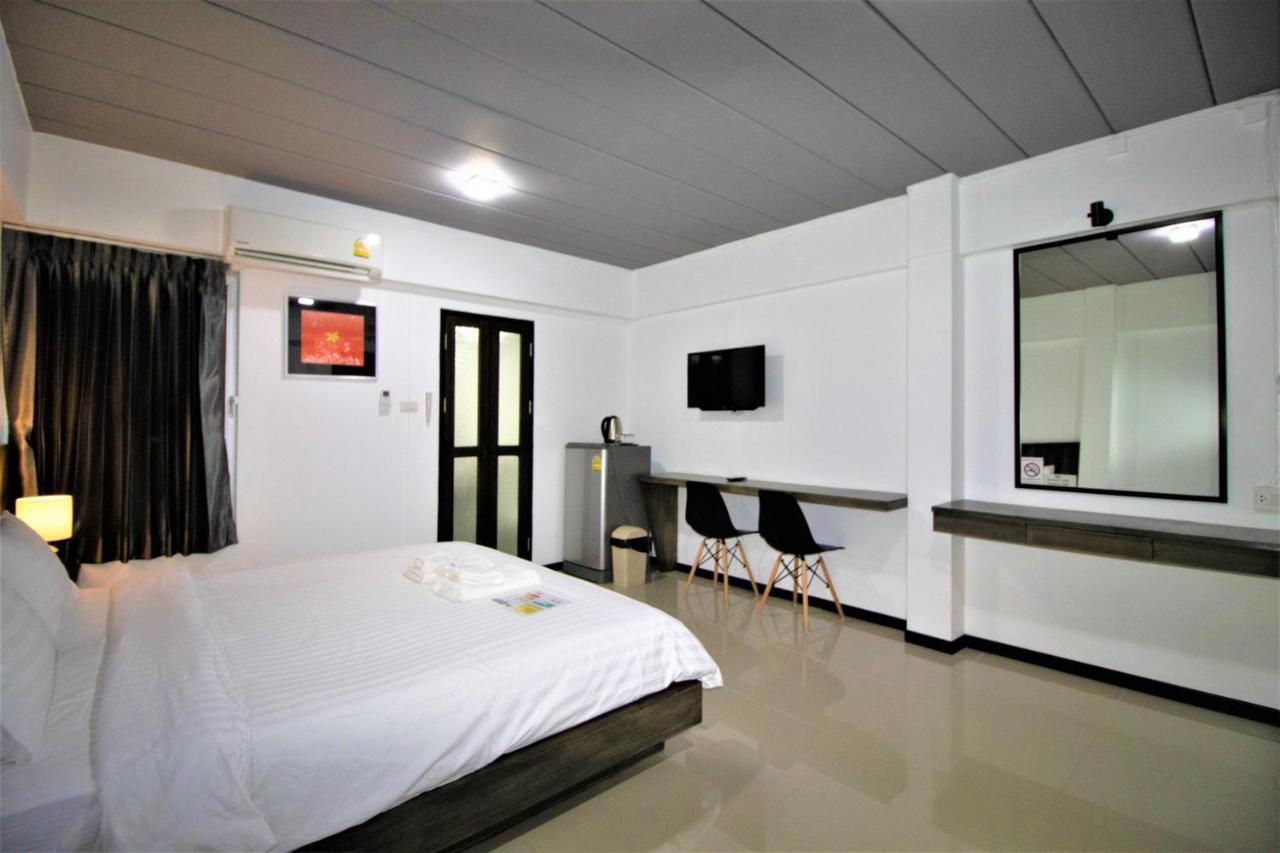 ดิ 168 แกลเลอรี เรสซิเดนซ์ แอนด์ โฮเต็ล Hotel เชียงใหม่ ภายนอก รูปภาพ